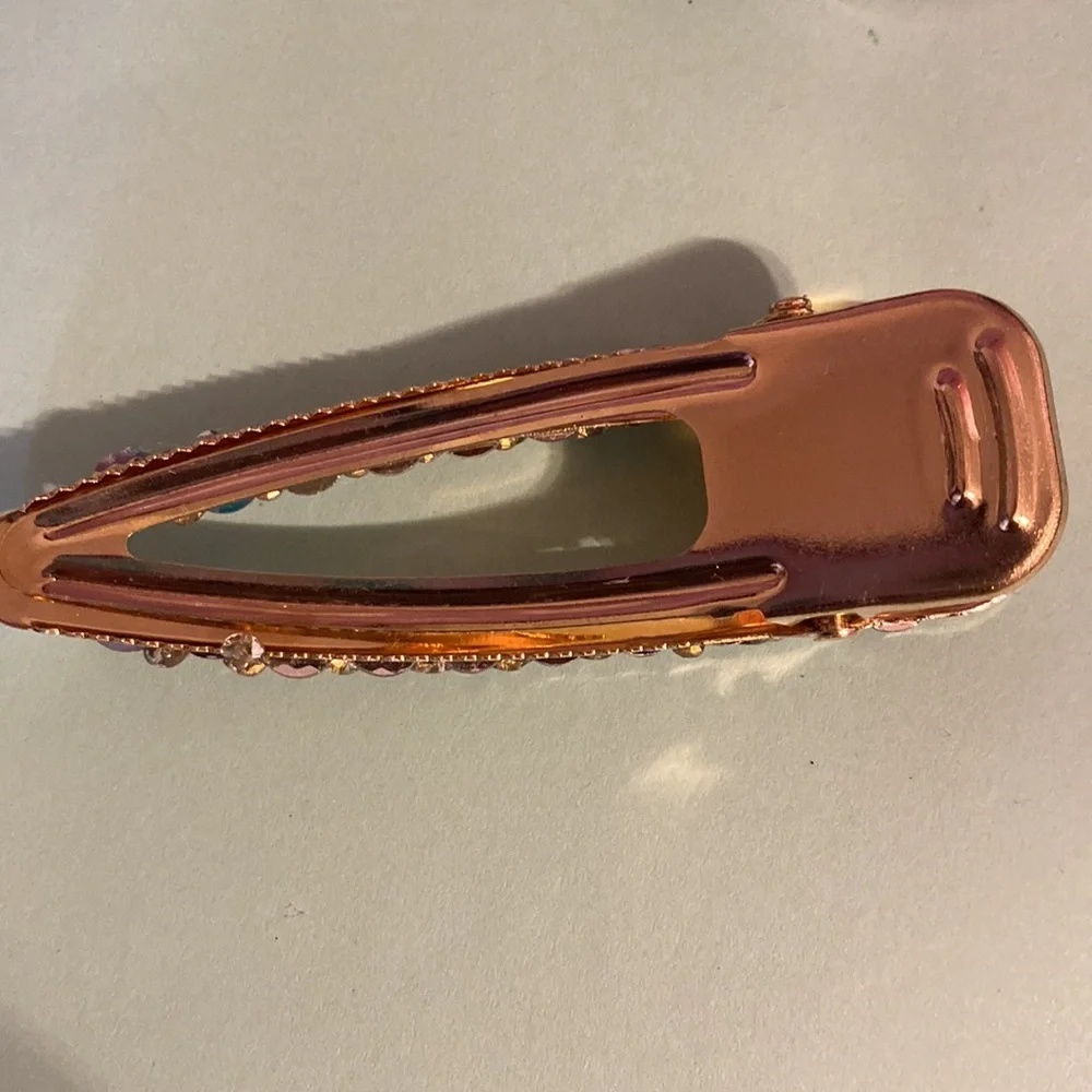 Gold tone hair clip multicolor